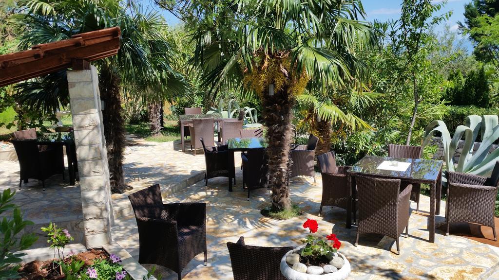 مالينسكا Guest House Villa Marlis المظهر الخارجي الصورة